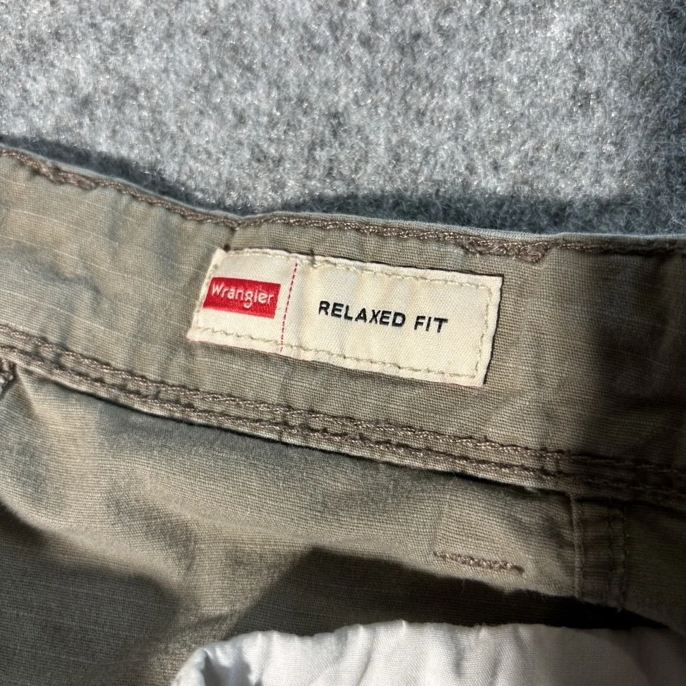 Wrangler Relaxed Fit Cargo Pants Mens 38x30 (Fits 38X28) Khaki Utility Ripstop‎